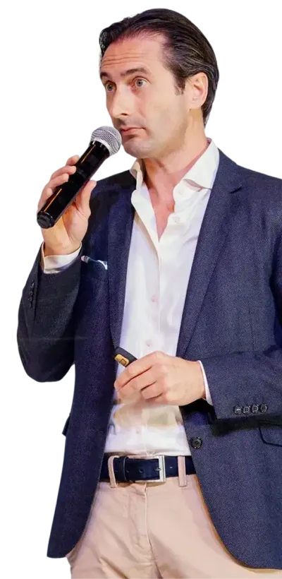 Dr. Mark van Rijmenam delivering a keynote