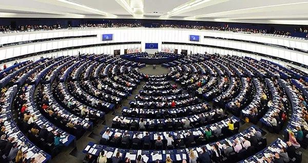 How Blockchain Can Enable a Liquid Democracy