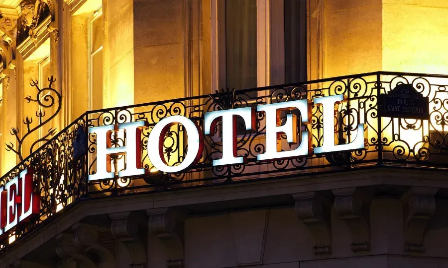 Why Hotels Should Apply Big Data Analytics To Provide a Unique Guest Experience