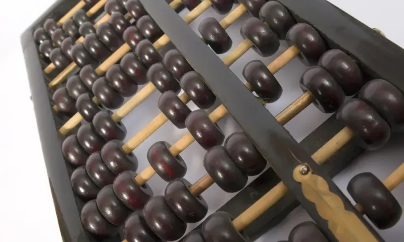 Big Data Governance: Controlling and Handling Data